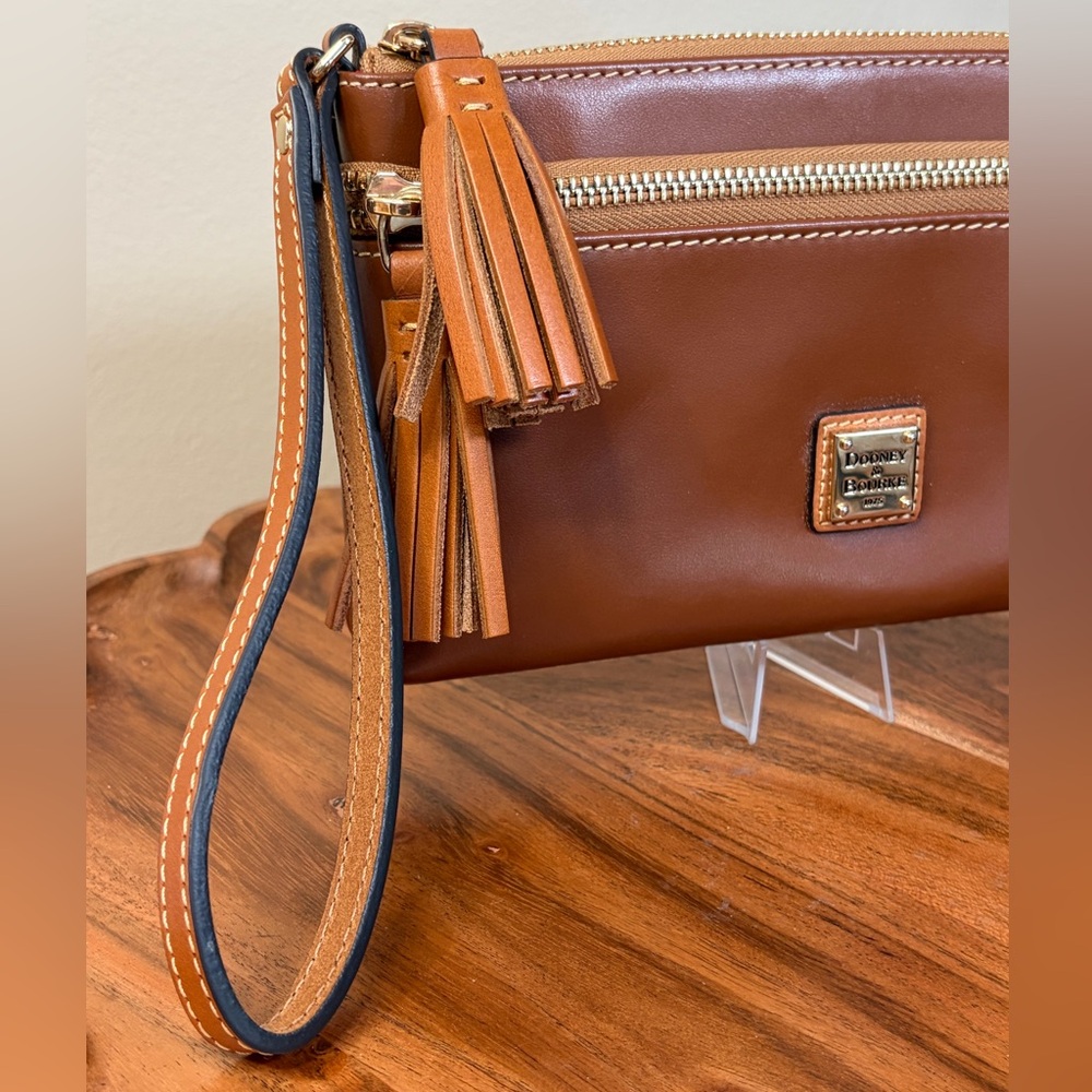 Dooney & Bourke Wexford Natural Brown Leather Double Zip Wristlet Clutch NWOT - Picture 6 of 16